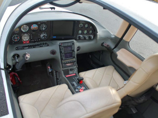 Cockpit Cirrus SR20 Domergue Aviation