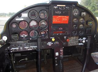 Cockpit Morana Rallye ST 100 Domergue Aviation